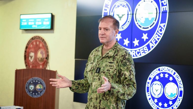 Admirali amerikan Munsch: KFOR-i ka trefishuar numrin e patrullave në kufirin Kosovë-Serbi