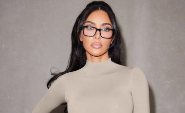 Kim Kardashian prezanton sutjenat e reja që kërkojnë guxim për t’u bartur