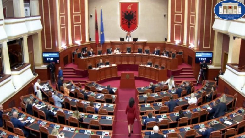 Kuvendi i Shqipërisë me rezolutë që dënon sulmin terrorist në Banjskë