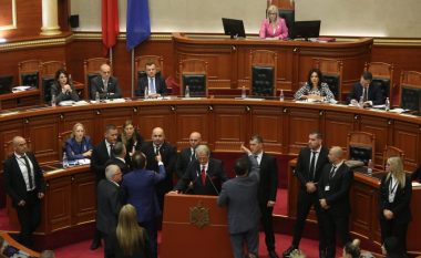 Debate të forta për Kosovën në Kuvendin e Shqipërisë, opozita kundër deklaratës së Ramës, kërkohet reagim me rezolutë të përbashkët