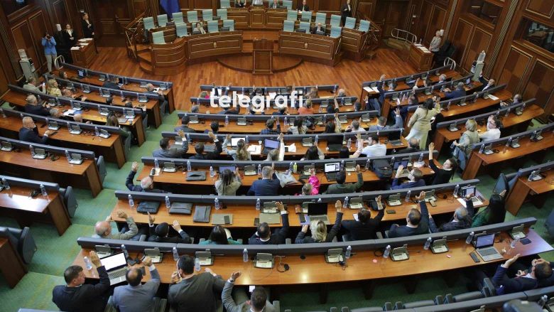 Seanca e Kuvendit, 50 pika në rend dite – deputetët do të diskutojnë edhe për zjarret në IML dhe zhdukjen e mostrave të Astrit Deharit