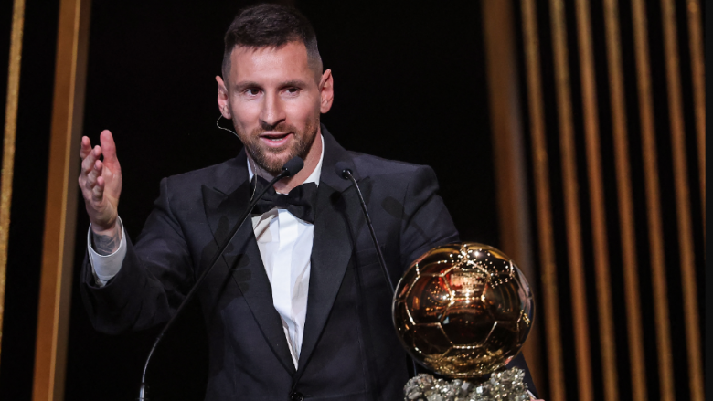 Arritje historike, rekorde – Messi e merr në duar Topin e Artë për herë të tetë në karrierë