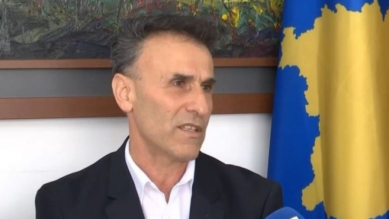 “Ishte biseda më interesante brenda 7 muajve në Komunë” – kryetari i Leposaviqit, Hetemi tregon telefonatën me Kurtin