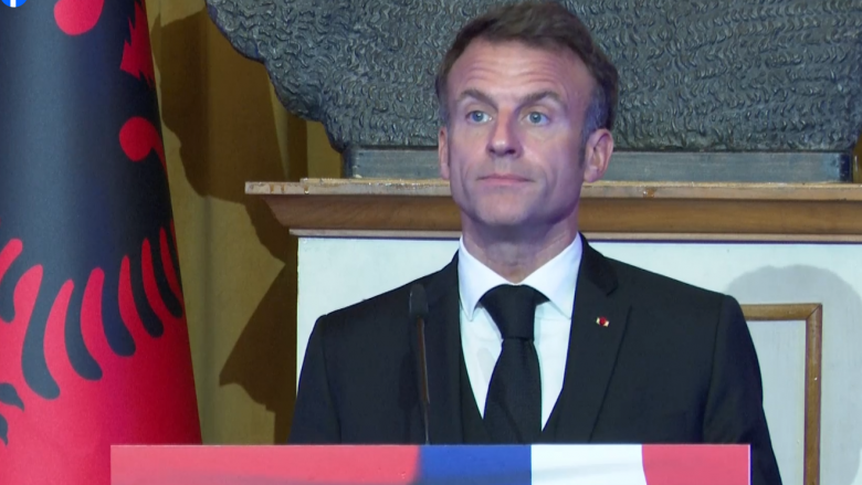 Vizita e parë e një Presidenti francez në Shqipëri, Macron përshëndet në shqip: Rroftë Shqipëria, rroftë miqësia franko-shqiptare