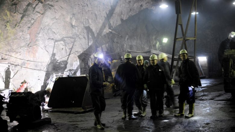 Nëse s’i marrin pagat deri të hënën, minatorët paralajmërojnë grevë – praktikantët padi ndaj Trepçës