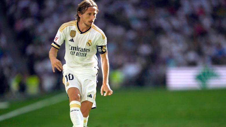 “Ai ka një karrierë të shkëlqyer përpara tij”, Modric lavdëron bashkëlojtarin e tij te Real Madridi