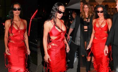 Kim Kardashian ka magjepsur me një fustan të kuq joshës, teksa arrin në festën e ditëlindjes së saj