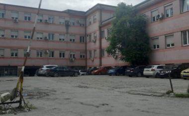 Shkupi: Dy persona kanë marrë para në mënyrë të paligjshme në parkingun afër poliklinikës “Bit Pazar”