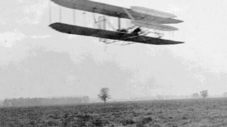120 vjet nga fluturimi i avionit të parë me dy helika