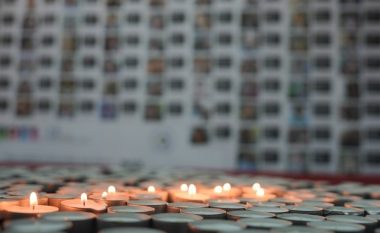 Në Prishtinë ndizen qirinj për viktimat në Izrael dhe kërkohet lirimi i pengjeve