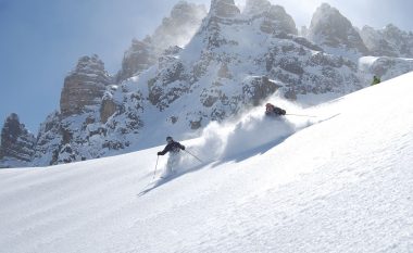 Brenda “botës së fshehur” të skijimit në Turqi