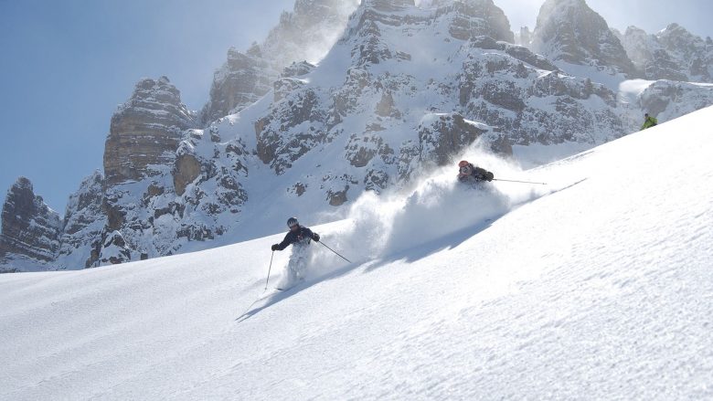 Brenda “botës së fshehur” të skijimit në Turqi