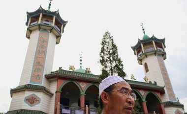 HRW akuzon Kinën për mbylljen dhe shkatërrimin e qindra xhamive