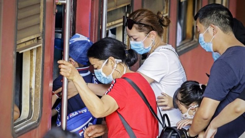 Në Kinë po shfaqen gjithnjë e më shumë sëmundje respiratore, thonë se kanë nevojë për më shumë klinika