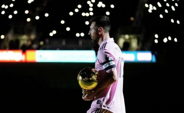 Messi prezanton Topin e Artë para tifozëve të Inter Miamit, por në ndeshje miqësore zhduket dhe skuadra e tij pëson humbje