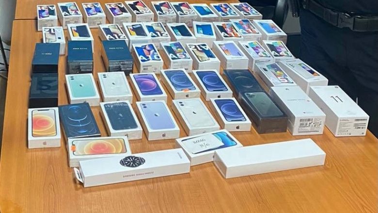 Prishtinë, policia konfiskon 118 telefona me prejardhje të dyshimtë