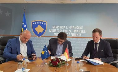 Ministria e Financave nënshkruan marrëveshje 13.2 milionë euro për rehabilitimin  e ujërave të zeza