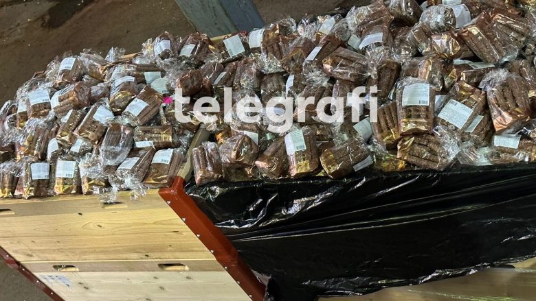 Dogana kap 1.4 ton çokollata me afat të skaduar