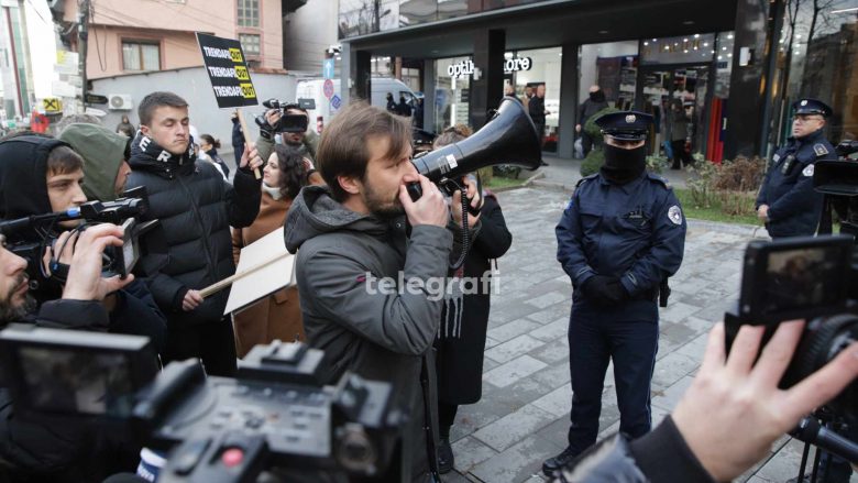 Me thirrjen “Poshtë Gjykata Speciale”, PSD-ja proteston kundër vizitës së Trendafilovës