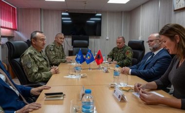 Ambasadori shqiptar takon komandantin Ulutas: Shqipëria do ta rrisë prezencën e trupave në KFOR