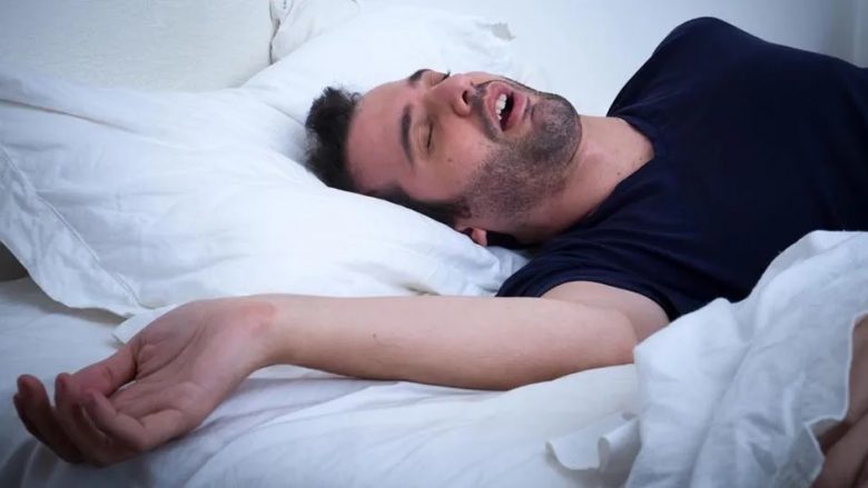 Pse flasim në gjumë? Arsyeja nuk është gjithmonë e padëmshme, ndonjëherë tregon këtë çrregullim