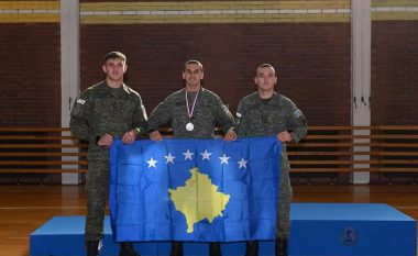 Oficeri i FSK-së shpërblehet me “Medaljen  e argjendtë” në garën “Virbus Unitis 2023” në Kroaci