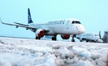 Moti i ligë në Prishtinë, tri fluturime të aeroplanëve zhvendosen në Tiranë