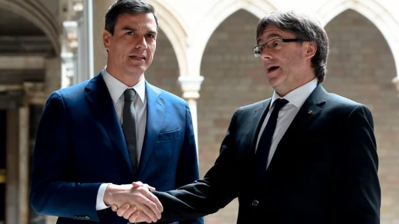 Vetëm për të mbetur në krye të qeverisë spanjolle, Sanchez arrin marrëveshje me njeriun që po lufton për pavarësinë e Katalonisë