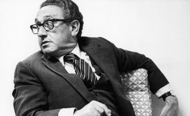 Henry Kissinger - nga refugjat i Luftës së Dytë Botërore në diplomat që formësoi diplomacinë amerikane