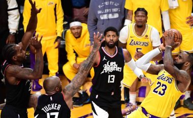 U zhvilluan 13 super ndeshje në NBA – Lakers fituan derbin me Clippers, Warriors mezi mposhten Kings