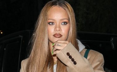 Transformimi i modelit të flokëve të Rihannas, krahasohet me Jennifer Aniston