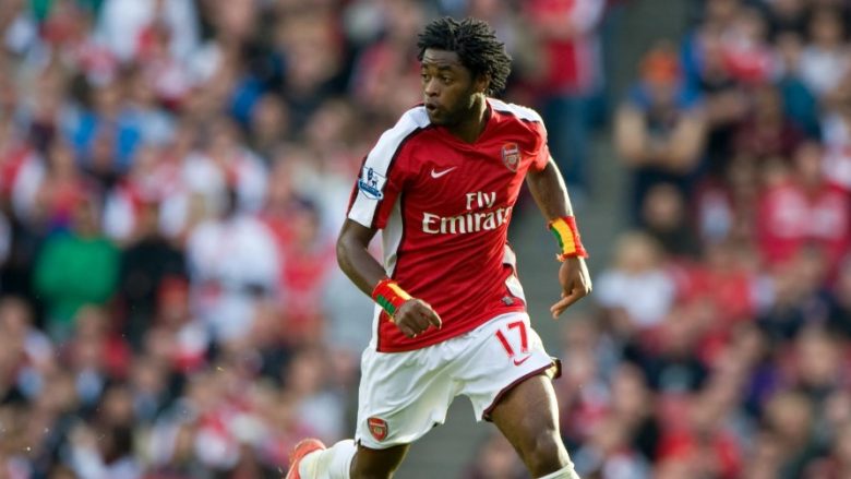 Ish-futbollisti i famshëm i Arsenalit njofton pensionimin nga futbolli