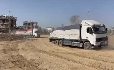 Karvani prej 200 kamionësh me ndihma hynë në Gaza - Hamasi liron edhe 17 pengje