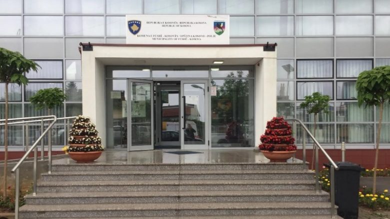 Keqpërdori detyrën zyrtare – ndalohet për 48 orë drejtori i Shërbimeve Publike të Fushë Kosovës, Maliq Berisha