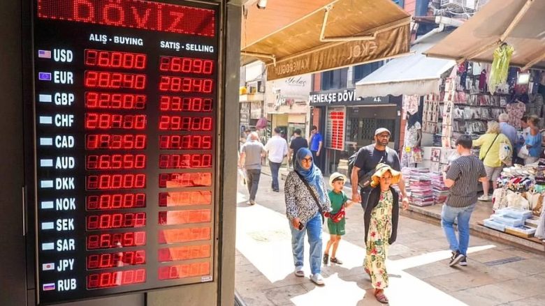 Banka Qendrore e Turqisë rrit normat e interesit në 40%