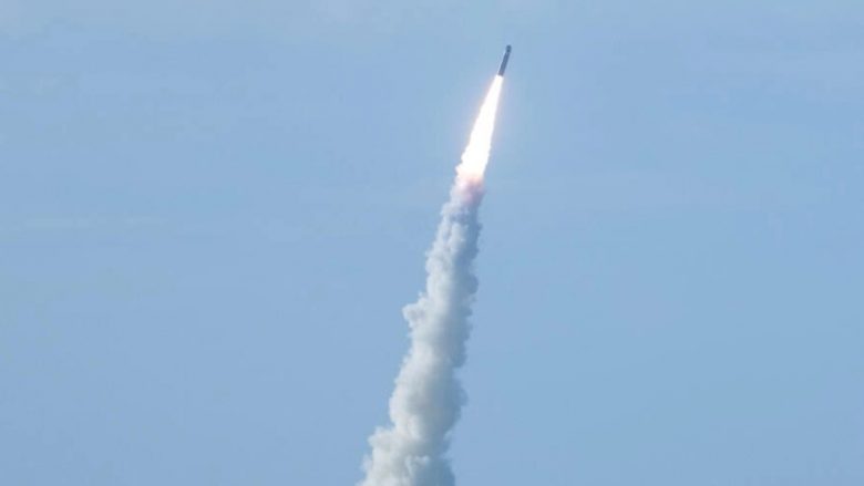 Franca teston raketa balistike me rreze të gjatë “për të rritur parandalimin bërthamor”