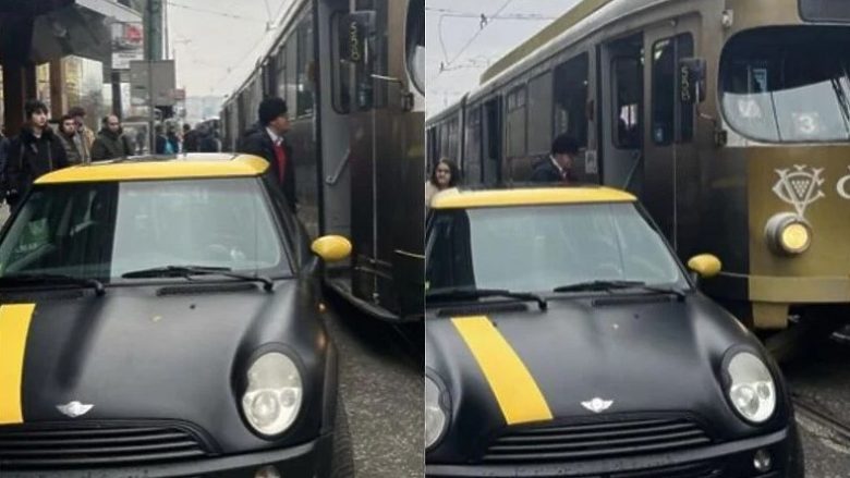 Një shofer parkoi makinën e tij shumë pranë shinave në Sarajevë dhe e la aty – pasagjerët e tramvajit u desh të zbrisnin aty