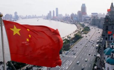 Kina regjistroi një deficit të paprecedentë të investimeve të huaja direkte