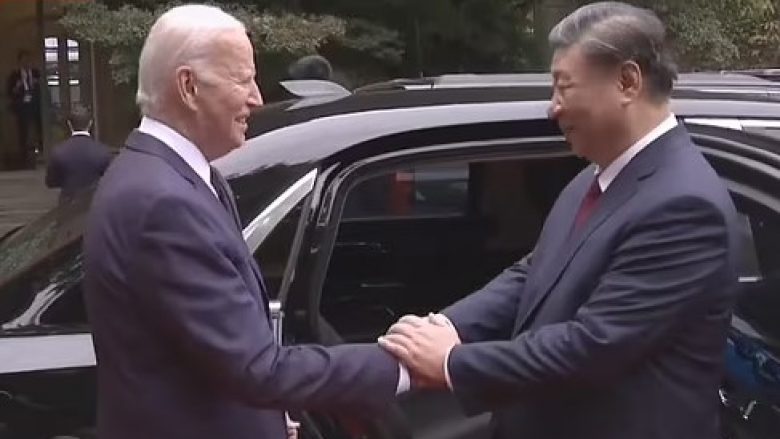 Biden thotë se limuzina e presidentit kinez është “e bukur” – por i tregon atij se ajo presidenciale amerikane është një “Bishë”