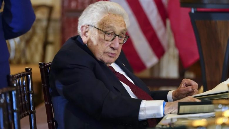Ndërron jetë Henry Kissinger, sekretari i shtetit në kohën e presidentëve Nixon dhe Ford
