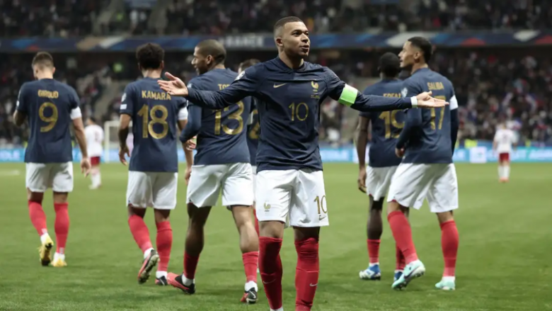 Kylian Mbappe arrin 300 gola në karrierë më shpejt se Messi dhe Ronaldo