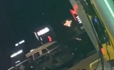 “Si në filma”, publikohet videoja e grabitjes së armatosur në një bankomat në Ferizaj - shkëmbim zjarri mes grabitësve dhe Policisë   