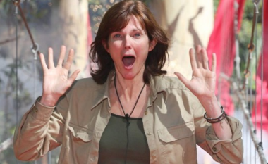 Vdes në moshën 64 vjeçare ylli i “I’m A Celebrity”, Annabel Giles