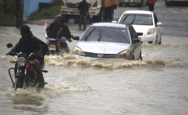 Shira të dendur dhe përmbytje masive – të paktën 40 të vdekur dhe dhjetëra mijëra të zhvendosur në Kenia dhe Somali