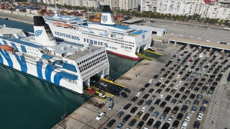 Rikthehet lundrimi në brigjet e Adriatikut, nisen tragetet nga Porti i Durrësit dhe i Barit