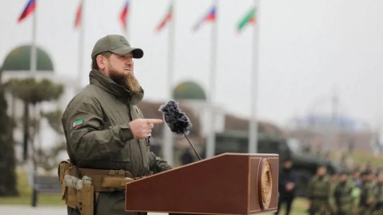 Kadyrov thotë se është gati të dërgojë 3000 luftëtarë të tjerë të tij në Ukrainë