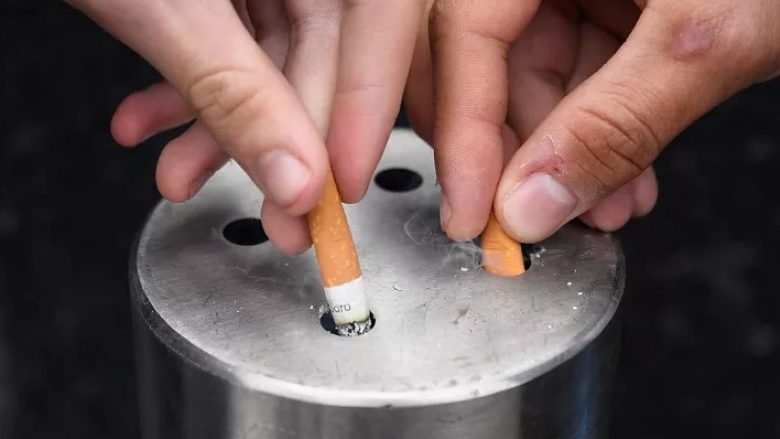 Franca zbulon masat e reja kundër duhanit – tregohet se sa do të jetë çmimi i një pakoje cigaresh në vitet e ardhshme
