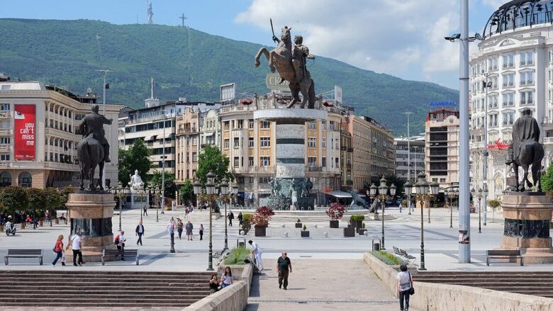 Dy të miturat nga Struga të denoncuara si të zhdukura policia i gjen në Shkup