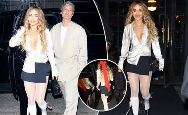 Rita Ora shfaqet me stil të veçantë krah bashkëshortit të saj në një mbrëmje në New York