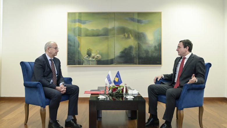 Kurti takon Shefin e OSBE-së, i thotë se për mbajtjen e zgjedhjeve të Serbisë në Kosovë duhet marrëveshje ndër-shtetërore